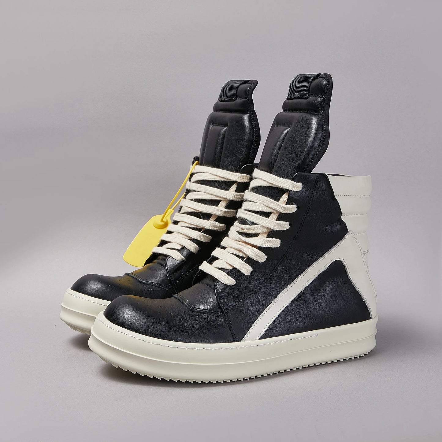 Lux Leather Owen High top sneaker.