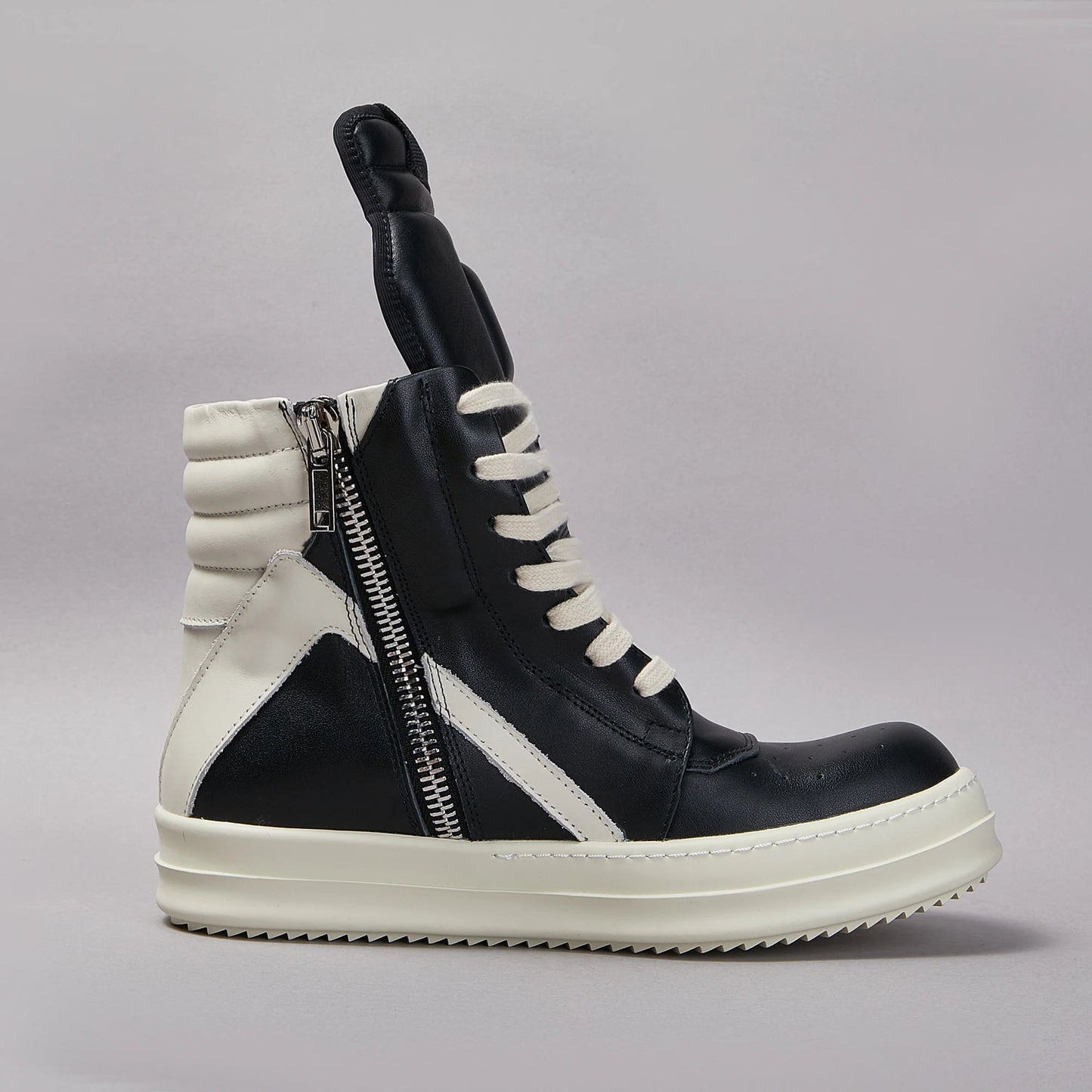 Lux Leather Owen High top sneaker.
