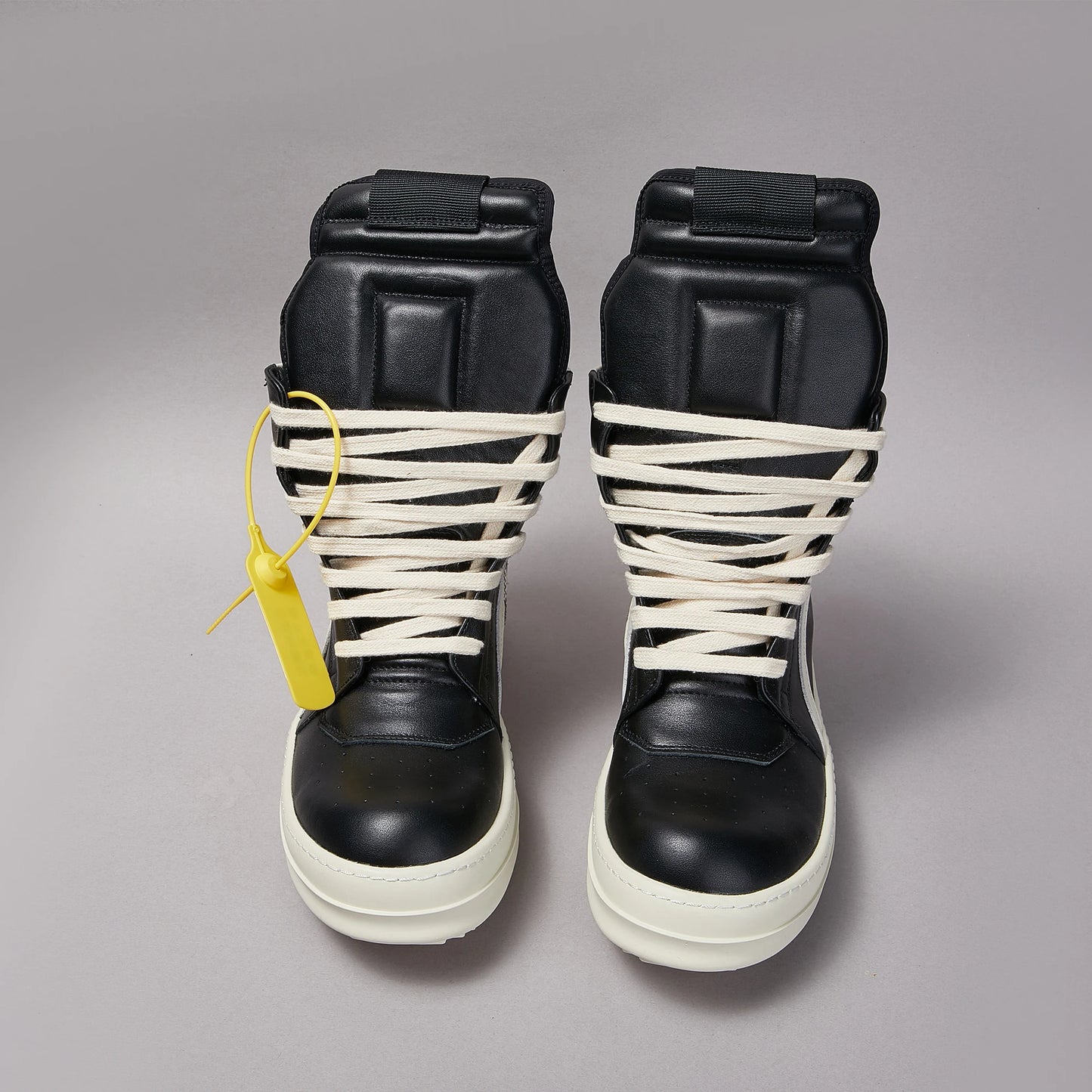 Lux Leather Owen High top sneaker.