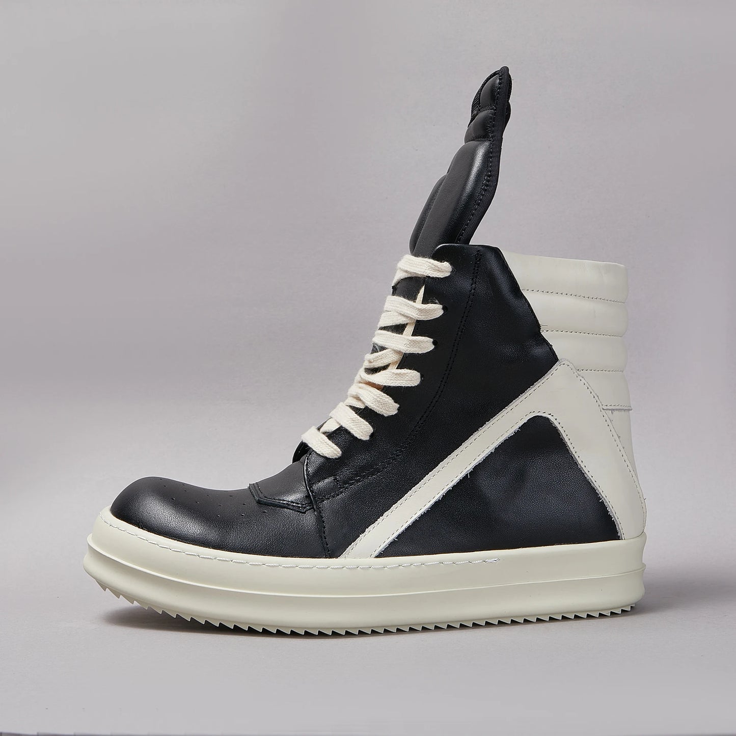 Lux Leather Owen High top sneaker.