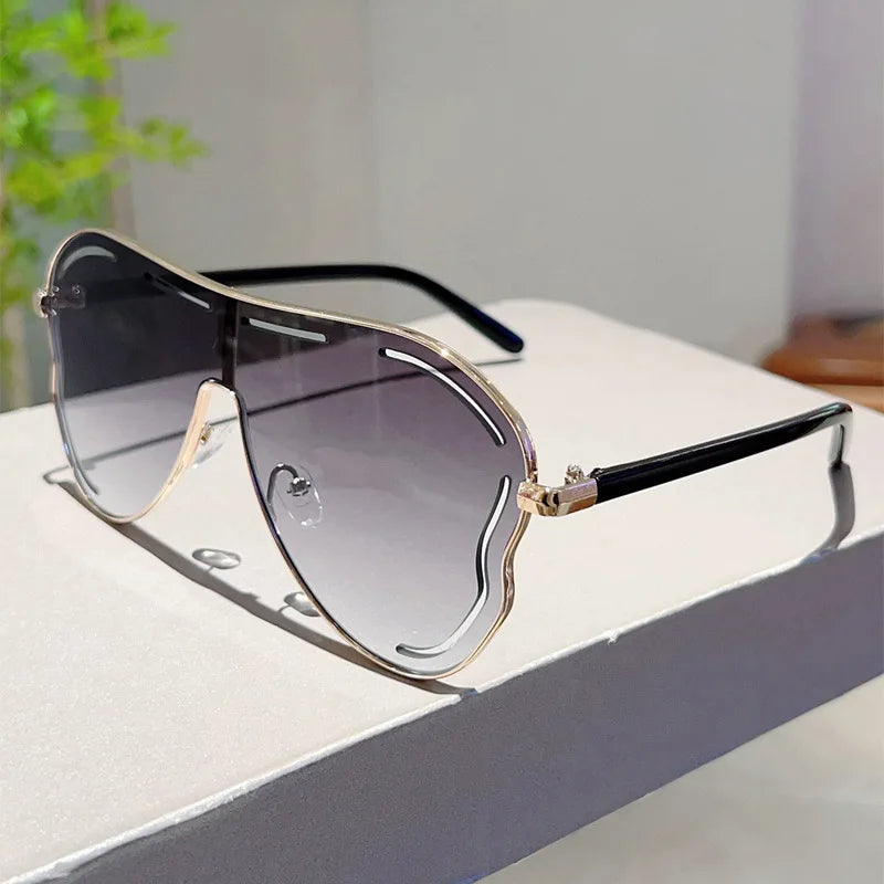 Gradient Oversized Pilot Sunglasses